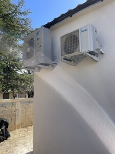 Installation d’un groupe extérieur sur façade à Caveirac